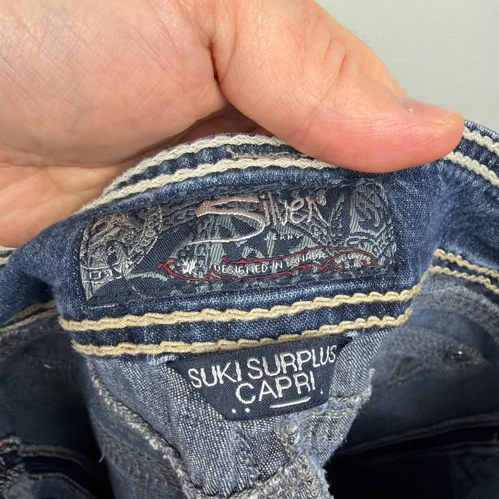 Silver Jeans Co Suki Surplus Capri Jeans Womens‎ 30 Medium Wash Blue Embroidered - Picture 3 of 8